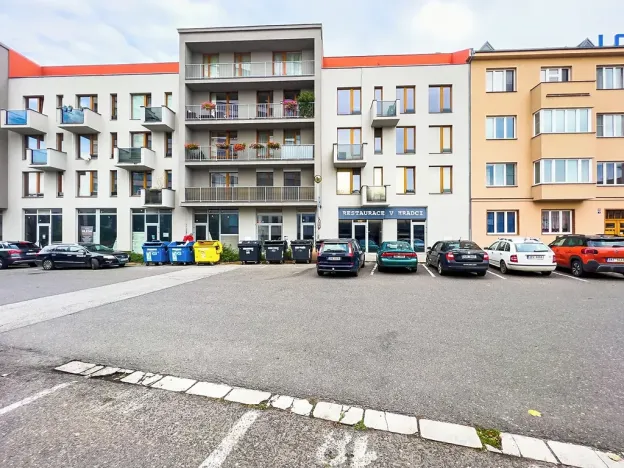 Pronájem restaurace, Hradec Králové, Kollárova, 444 m2