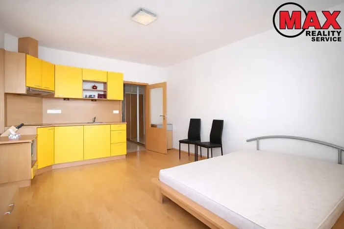 Pronájem bytu 1+kk, Praha - Hloubětín, Nepelova, 35 m2