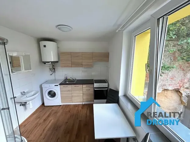 Pronájem bytu 1+1, Mimoň, Mírová, 25 m2