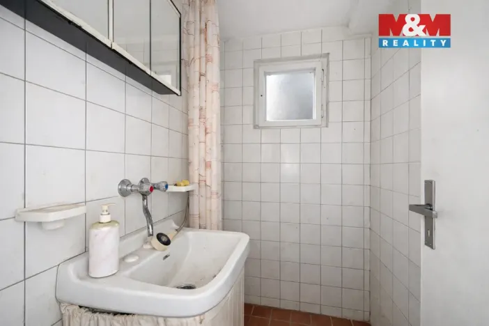 Prodej pozemku, Želešice, 1933 m2