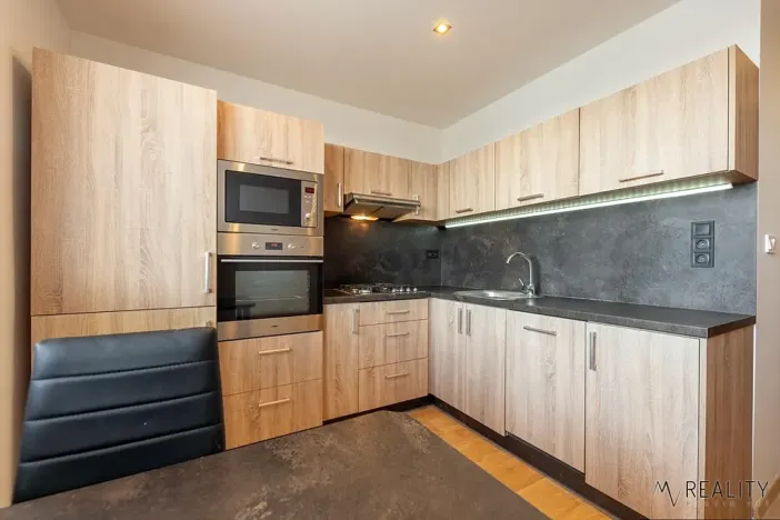 Pronájem bytu 1+1, Ostrava, Varenská, 36 m2