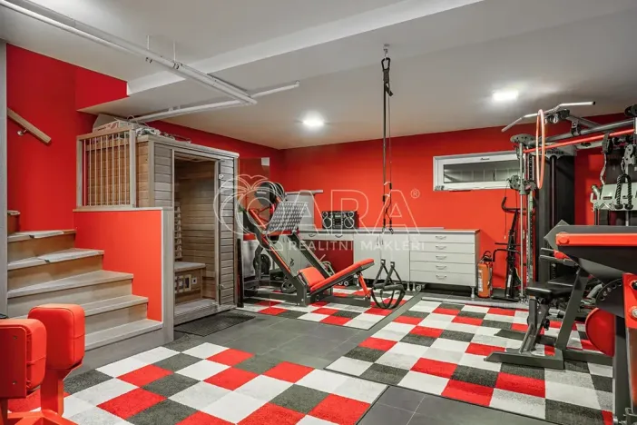 Prodej rodinného domu, Zeleneč, Štefánikova, 540 m2