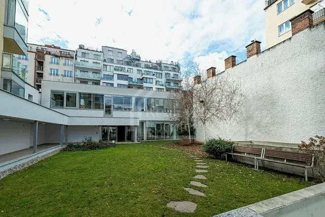 Pronájem bytu 4+kk, Praha - Holešovice, Komunardů, 196 m2