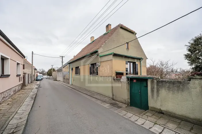 Prodej rodinného domu, Třebusice, 470 m2