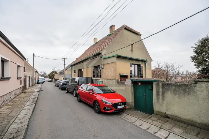 Prodej rodinného domu, Třebusice, 470 m2