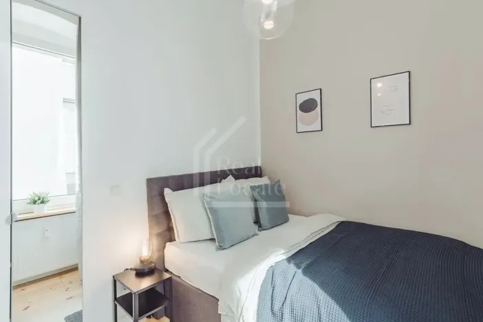 Pronájem bytu 3+kk, Praha, Pernerova, 65 m2