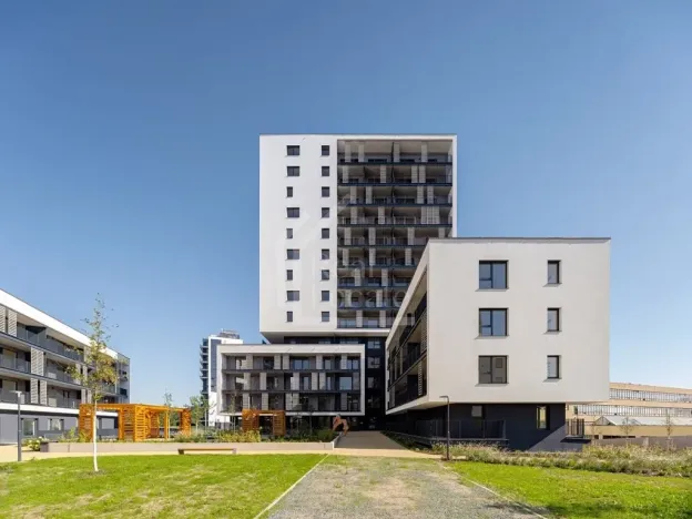 Pronájem garážového stání, Praha - Modřany, Mezi vodami, 12 m2