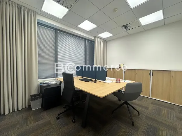 Pronájem kanceláře, Brno, Holandská, 240 m2