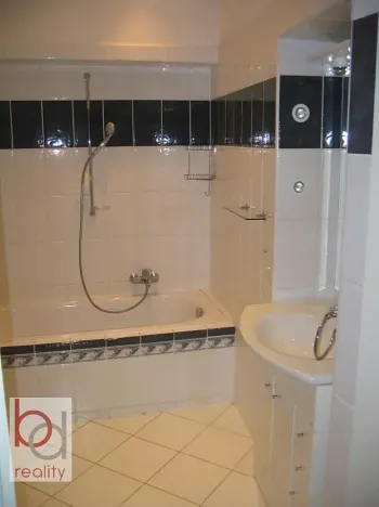 Prodej činžovního domu, České Budějovice, Na Nábřeží, 240 m2