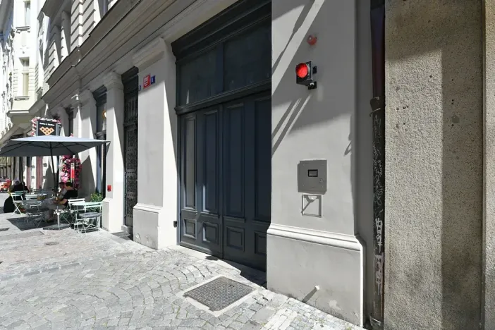 Prodej atypického bytu, Praha, Valentinská, 108 m2