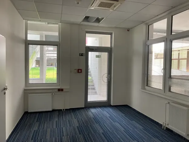 Pronájem kanceláře, Praha - Chodov, Hráského, 300 m2