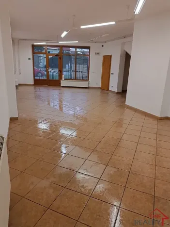 Pronájem obchodního prostoru, Staré Město, 90 m2