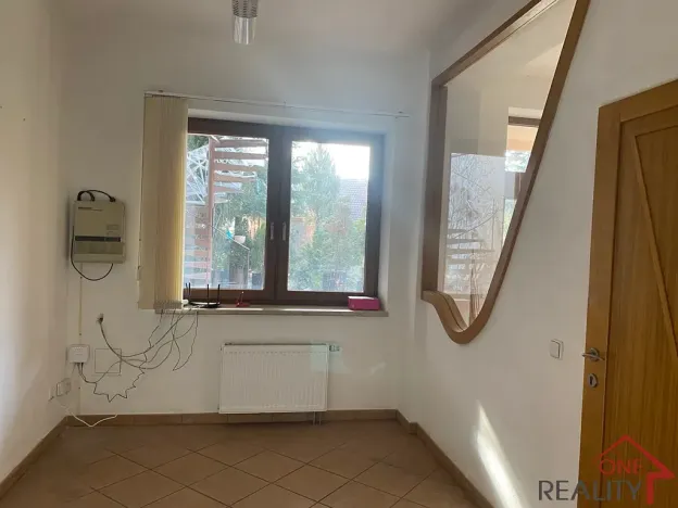 Pronájem obchodního prostoru, Staré Město, 90 m2