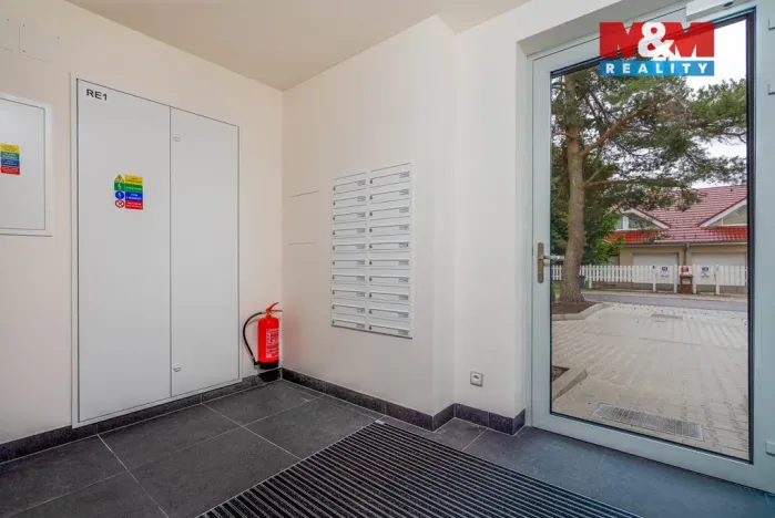 Prodej bytu 1+kk, Praha - Třebonice, U Zličína, 24 m2