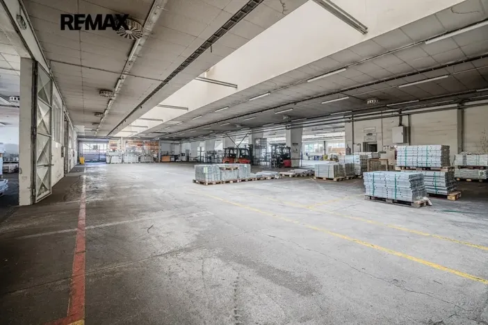 Prodej skladu, Plzeň, Dopravní, 9469 m2