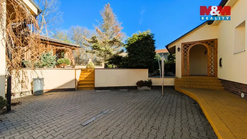 Prodej rodinného domu, Chrast - Podlažice, 280 m2