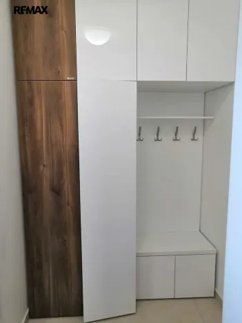 Pronájem bytu 1+kk, Praha - Letňany, Miroslava Hajna, 43 m2