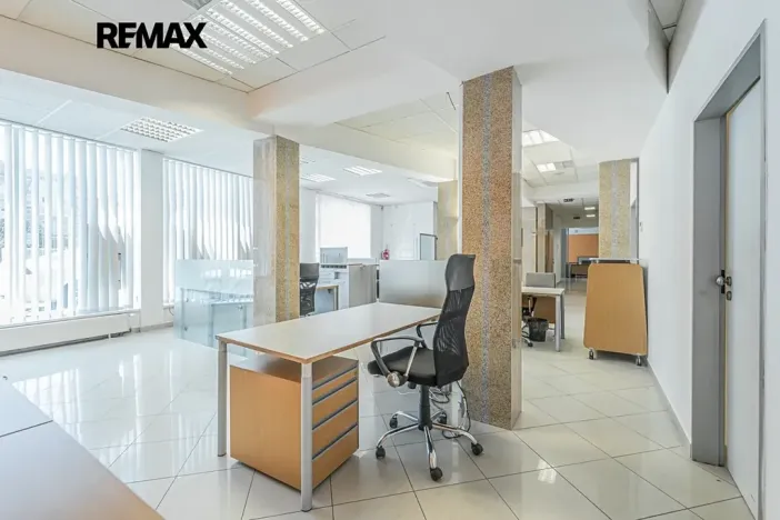 Pronájem kanceláře, Kladno, Osvoboz. pol. vězňů, 183 m2