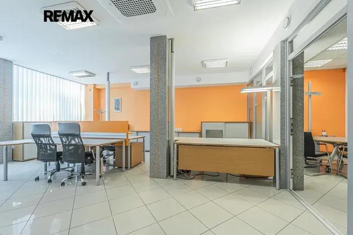 Pronájem kanceláře, Kladno, Osvoboz. pol. vězňů, 183 m2