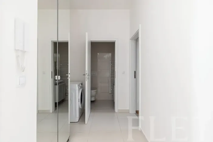 Pronájem bytu 2+kk, Praha - Libeň, Lihovarská, 43 m2