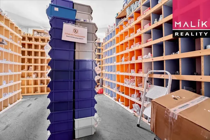 Pronájem obchodního prostoru, Ostrov, Hlavní třída, 50 m2