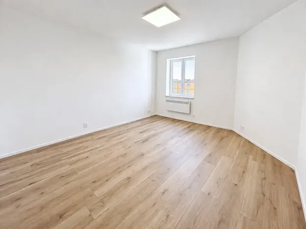 Pronájem bytu 1+1, Praha - Strašnice, Černokostelecká, 35 m2
