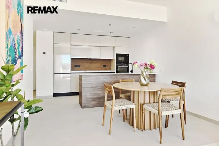 Prodej bytu 3+kk, Torrevieja, Španělsko, Calle Celindo, 102 m2