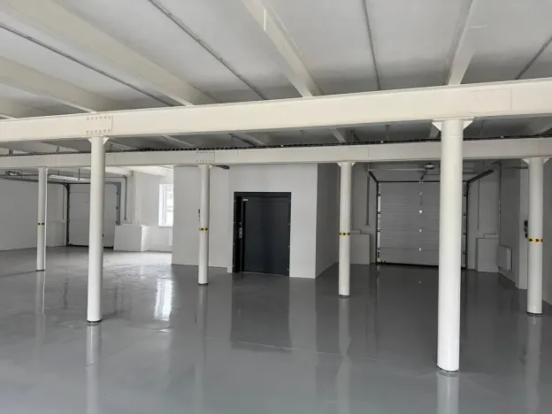 Pronájem skladu, Ostrov, 130 m2