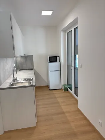 Pronájem bytu 1+kk, Praha - Hloubětín, Poděbradská, 42 m2