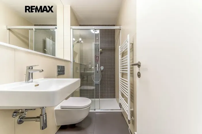 Pronájem rodinného domu, Praha - Dejvice, V Šáreckém údolí, 201 m2