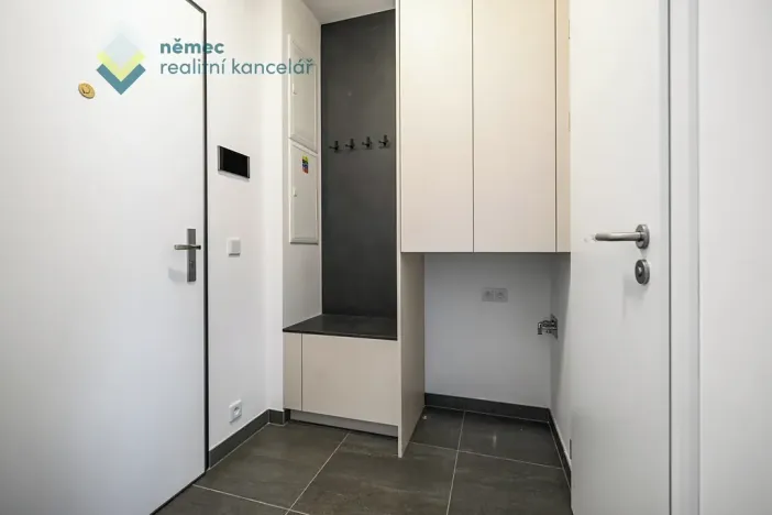 Pronájem bytu 1+kk, Praha - Kamýk, Hodkovická, 30 m2