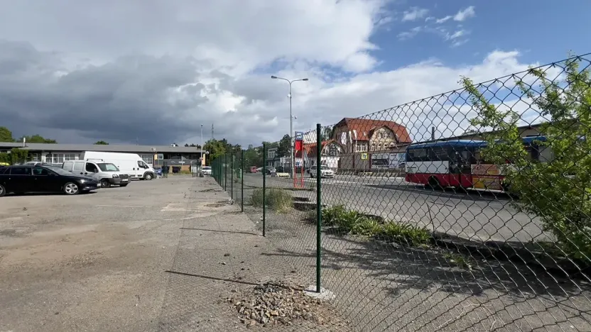 Pronájem komerčního pozemku, Praha - Modřany, Komořanská, 1500 m2