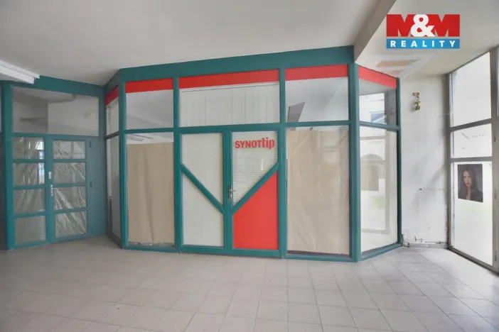 Pronájem obchodního prostoru, Pardubice, Dašická, 155 m2