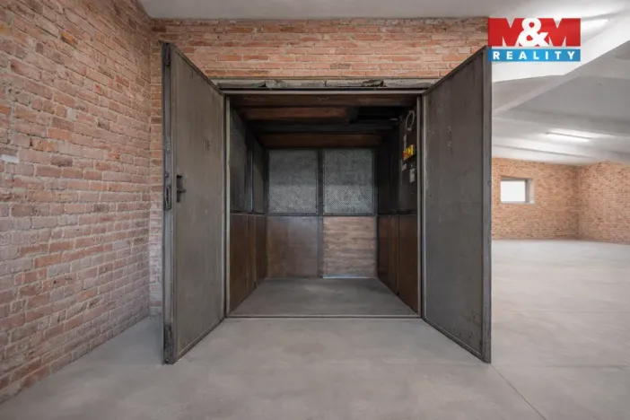 Pronájem výrobních prostor, Orlová - Poruba, Nádražní, 250 m2