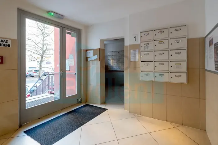 Prodej bytu 1+kk, Praha - Troja, Hnězdenská, 41 m2