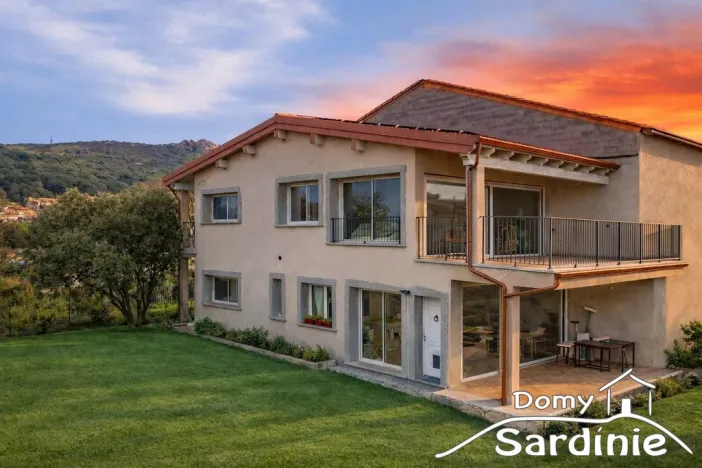 Prodej domu, Trinitá D'Agultu, Sardinie, Itálie, 200 m2