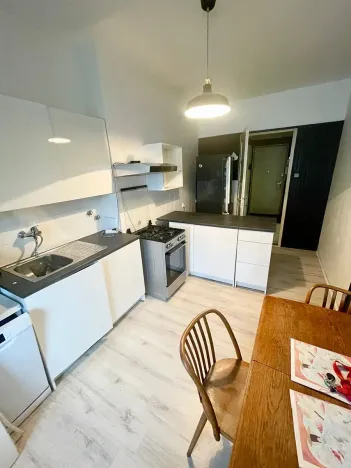 Pronájem bytu 3+1, Praha - Holešovice, Tusarova, 90 m2