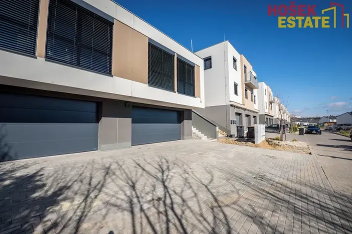 Prodej rodinného domu, Holubice, 197 m2