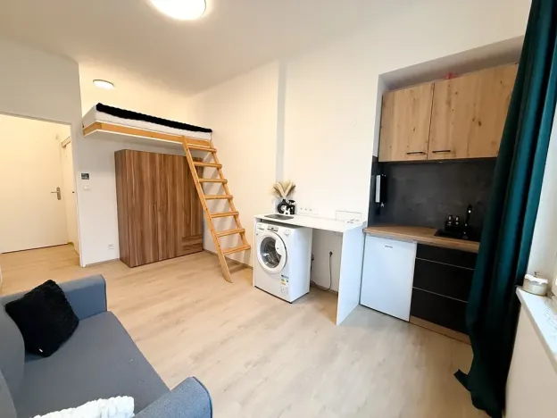 Pronájem bytu 1+kk, Praha - Vinohrady, Hradecká, 17 m2