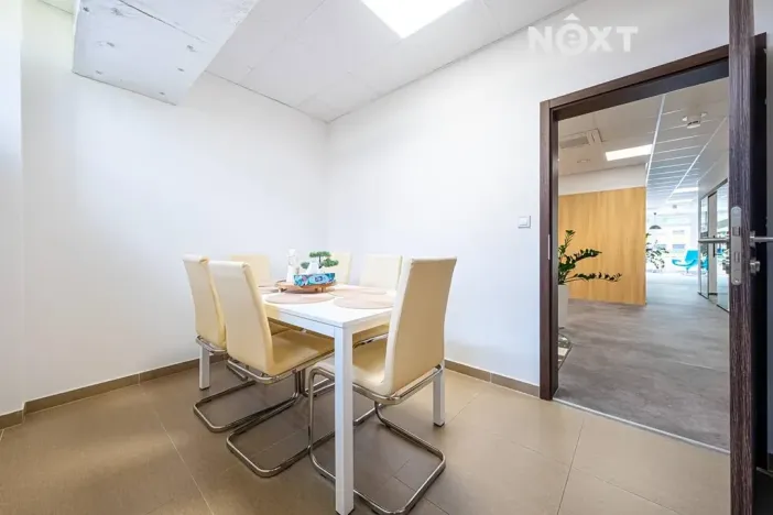 Prodej kanceláře, Pardubice, Na Spravedlnosti, 200 m2