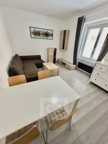 Pronájem bytu 2+1, Praha - Záběhlice, Záběhlická, 43 m2