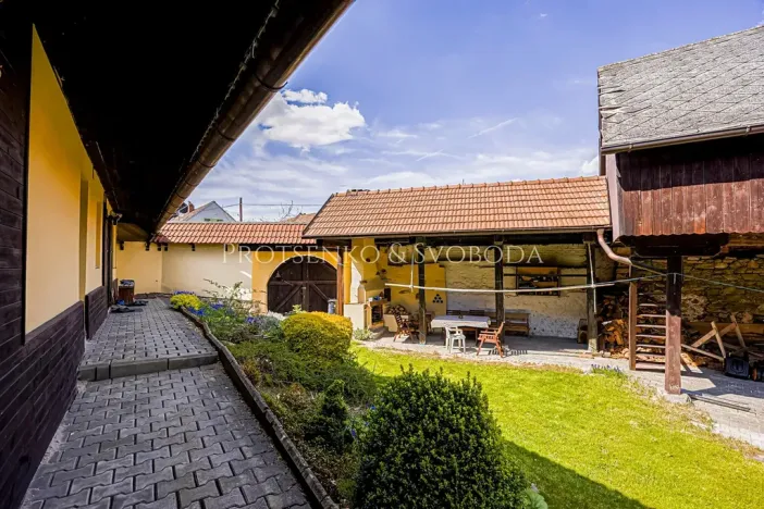 Prodej rodinného domu, Rohozná, 730 m2