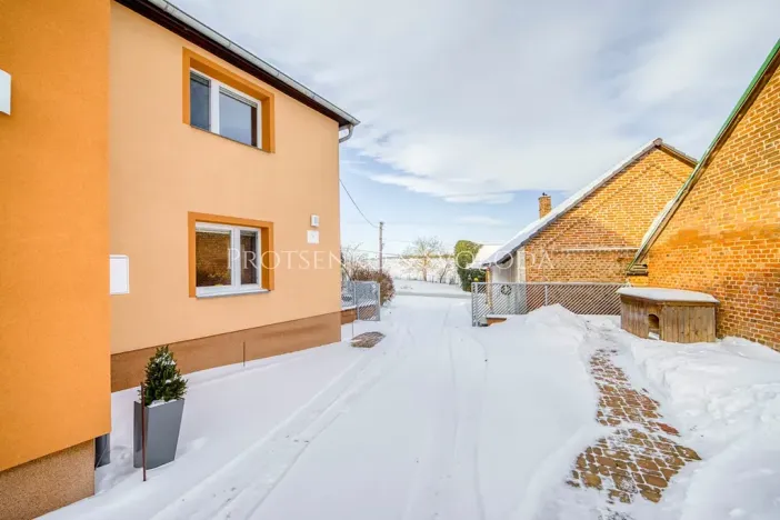 Prodej rodinného domu, Třebnouševes, 400 m2