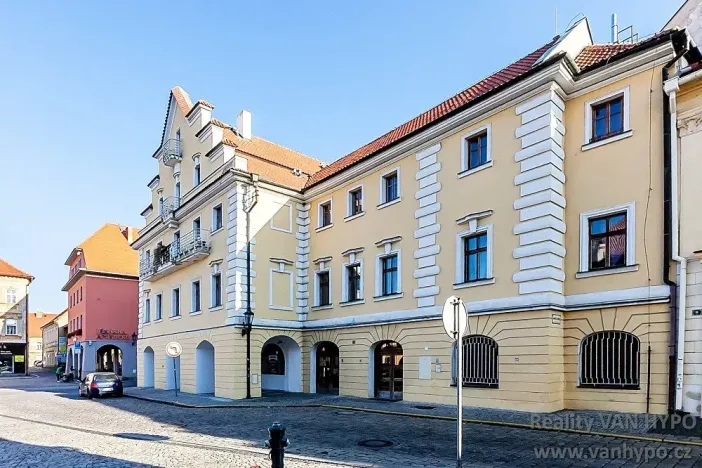 Prodej bytu 4+1, Žatec, náměstí Svobody, 117 m2