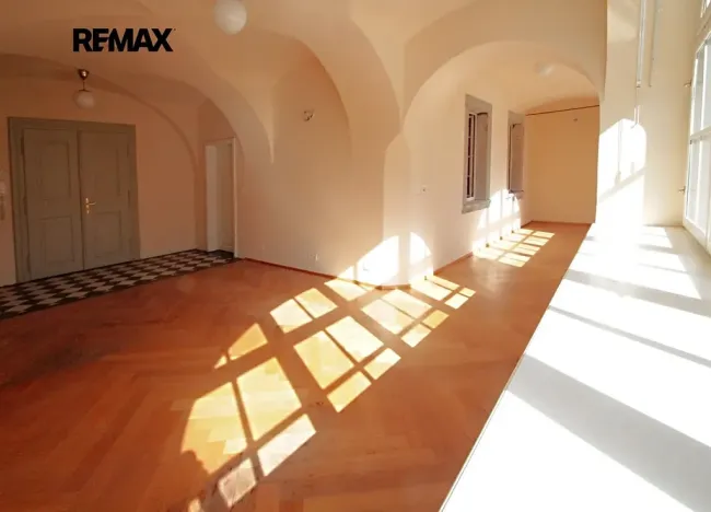 Pronájem bytu 2+1, Kolín, Karlovo náměstí, 111 m2