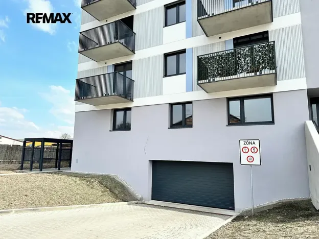 Pronájem garážového stání, Kladno, Štěpána Rautenstraucha, 13 m2