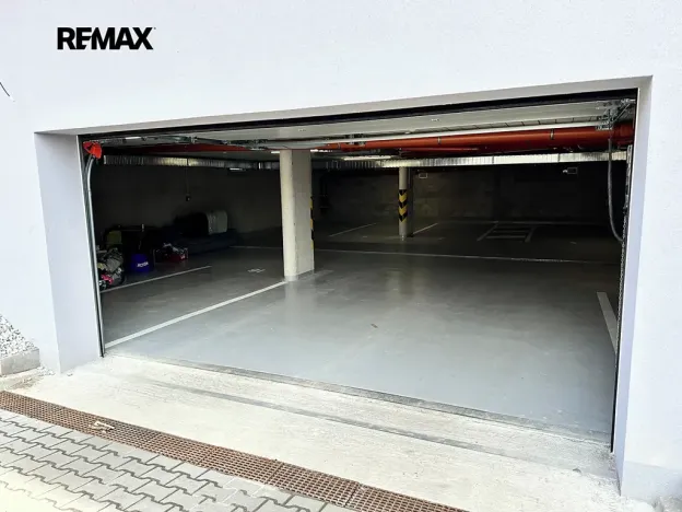 Pronájem garážového stání, Kladno, Štěpána Rautenstraucha, 13 m2