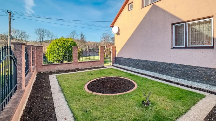 Prodej rodinného domu, Pržno, 197 m2