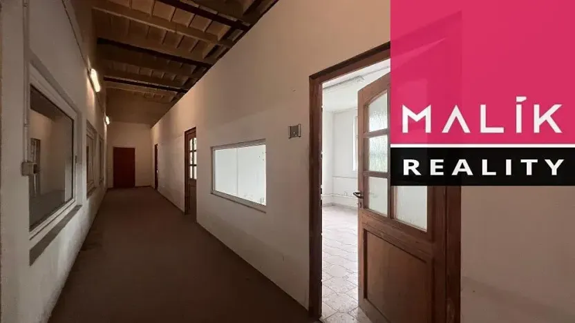 Pronájem skladu, Aš, 8243 m2