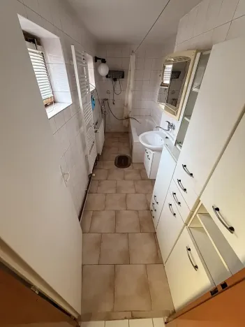 Prodej obchodního prostoru, Benešov nad Ploučnicí, Krátká, 449 m2